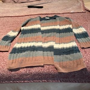 Beautiful long sweater with pockets